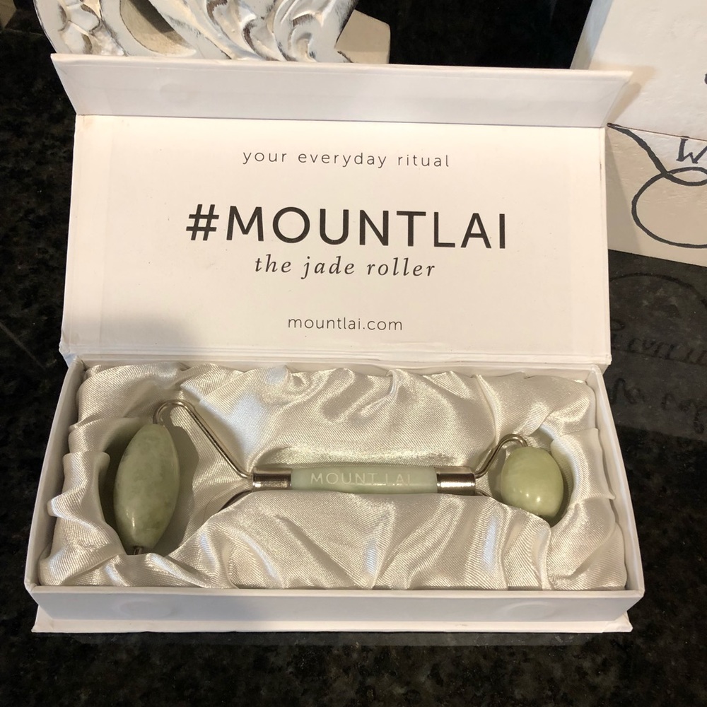 #MOUNTLAI  The Jade Roller❤️